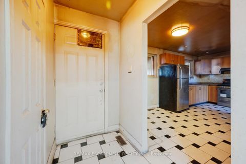 Photo 2 at 7270 Topping Road, Malton, Mississauga