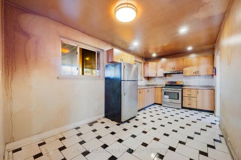 Photo 5 at 7270 Topping Road, Malton, Mississauga