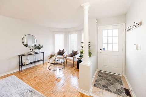 Photo 2 at 142 Blackthorn Drive, Maple, Vaughan