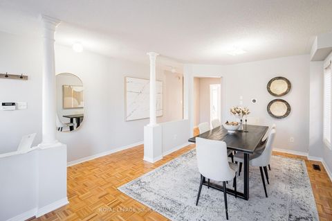 Photo 3 at 142 Blackthorn Drive, Maple, Vaughan