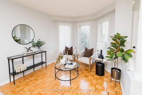 Photo 4 at 142 Blackthorn Drive, Maple, Vaughan