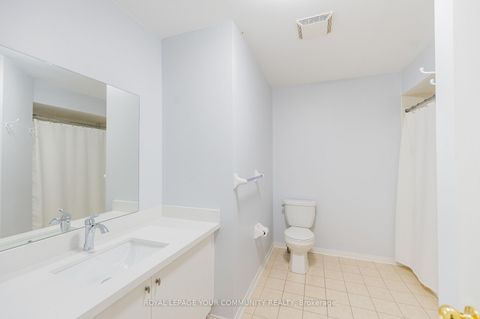 Photo 10 at 142 Blackthorn Drive, Maple, Vaughan Photo 10 at 142 Blackthorn Drive, Maple, Vaughan