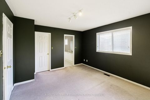 Photo 12 at 142 Blackthorn Drive, Maple, Vaughan Photo 12 at 142 Blackthorn Drive, Maple, Vaughan