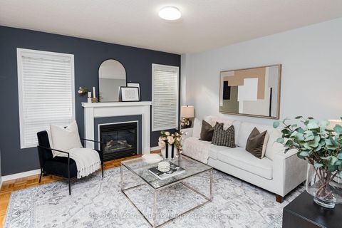 Photo 14 at 142 Blackthorn Drive, Maple, Vaughan