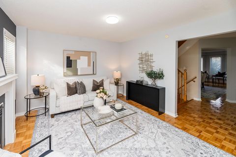 Photo 15 at 142 Blackthorn Drive, Maple, Vaughan Photo 15 at 142 Blackthorn Drive, Maple, Vaughan