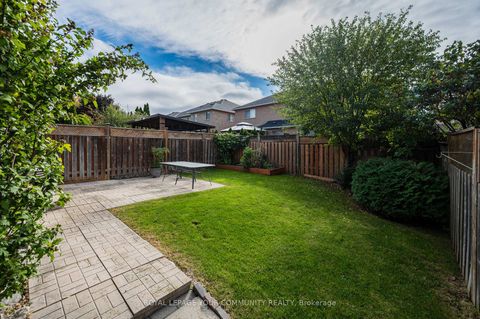 Photo 21 at 142 Blackthorn Drive, Maple, Vaughan