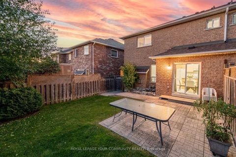 Photo 22 at 142 Blackthorn Drive, Maple, Vaughan