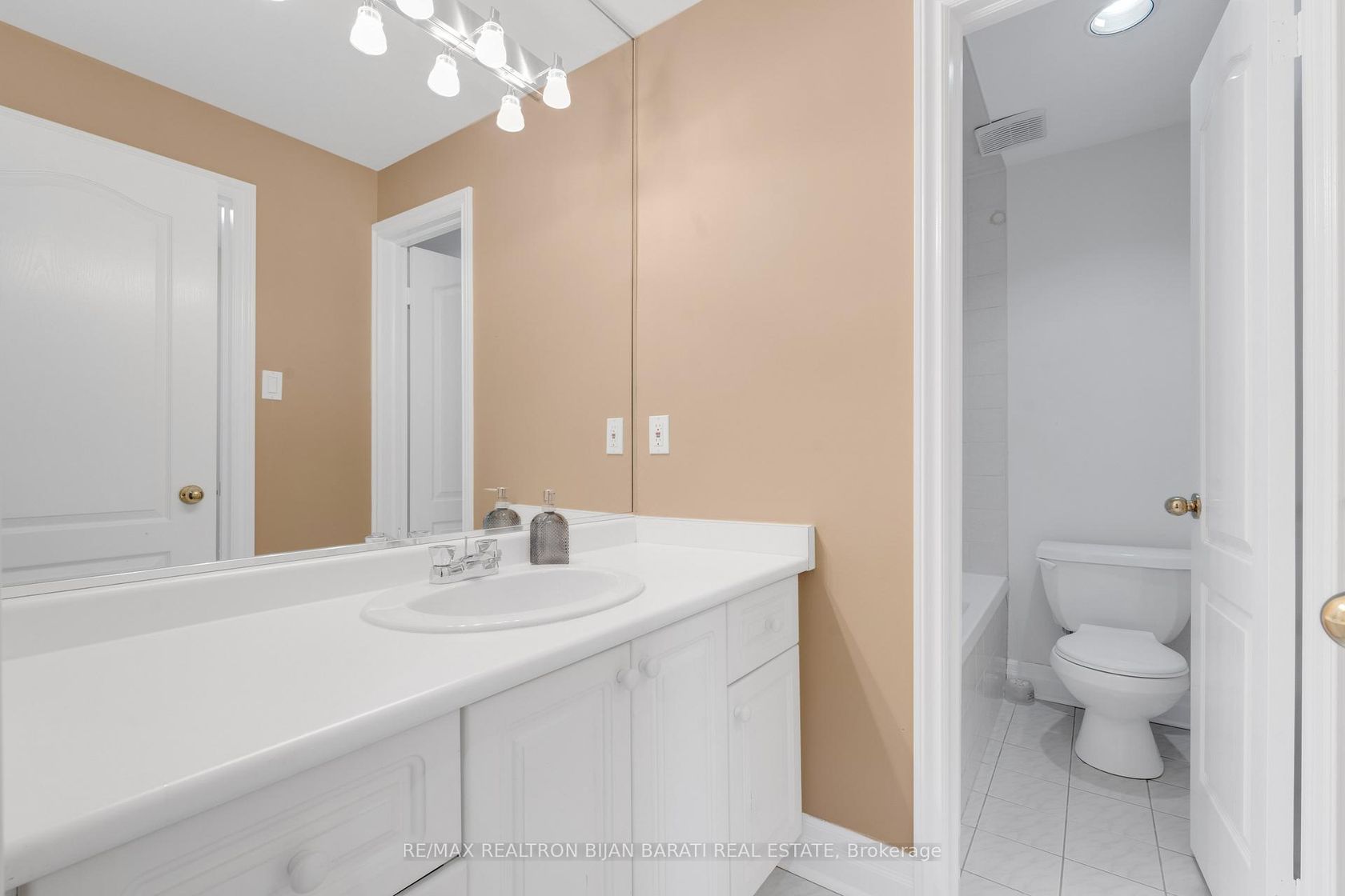 Photo 41 at 384 Hillcrest Avenue, Willowdale East, Toronto Photo 41 at 384 Hillcrest Avenue, Willowdale East, Toronto