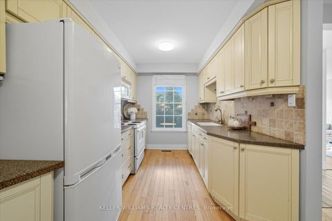 Photo 11 at 655 Park Court, Leslie Valley, Newmarket