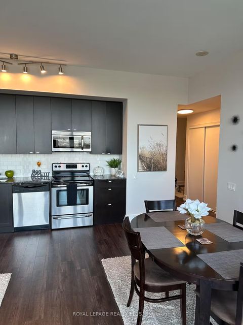 Photo 13 at 3415 - 105 The Queensway Avenue, Swansea, Toronto