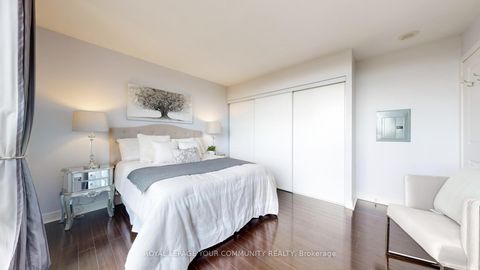 Photo 15 at 706 - 35 Bales Avenue, Willowdale East, Toronto