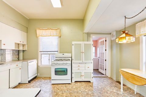 Photo 14 at 46 Ford Street, Pellam Park, Toronto