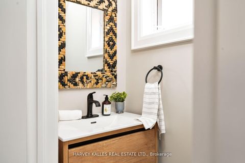 Photo 14 at 39 Standish Avenue, Moore Park, Toronto