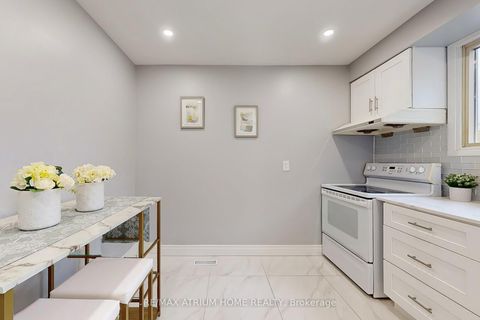 Photo 7 at 10 Townsend Road, Hillcrest Village, Toronto