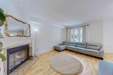 Photo 3 at 26 Sandfield Drive, Aurora Highlands, Aurora