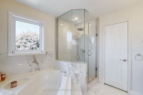 Photo 21 at 26 Sandfield Drive, Aurora Highlands, Aurora