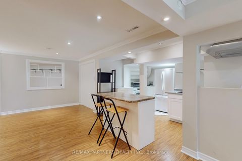 Photo 33 at 26 Sandfield Drive, Aurora Highlands, Aurora