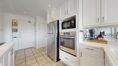 Photo 5 at 508 - 660 Eglinton Avenue W, Forest Hill North, Toronto