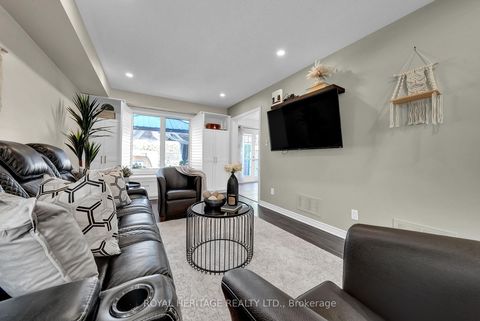 Photo 4 at 46 Lownie Court, Bowmanville, Clarington