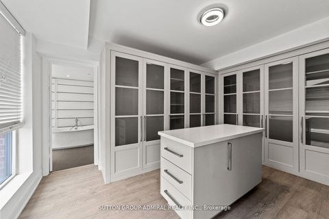 Photo 19 at 514 - 7608 Yonge Street, Yorkhill, Vaughan