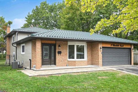 Photo 1 at 2 Charlotte Court, Letitia Heights, Barrie Photo 1 at 2 Charlotte Court, Letitia Heights, Barrie