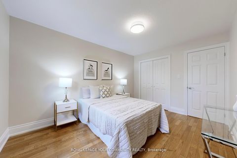 Photo 13 at 2 Charlotte Court, Letitia Heights, Barrie
