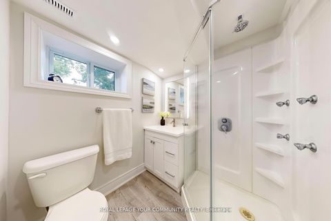 Photo 24 at 2 Charlotte Court, Letitia Heights, Barrie