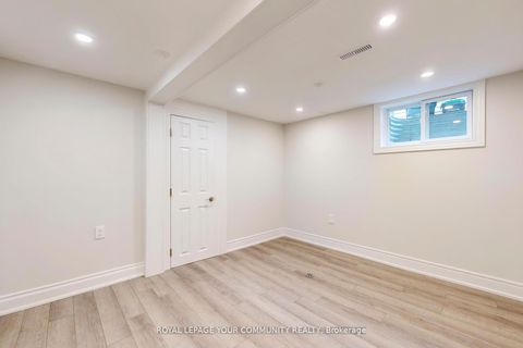 Photo 27 at 2 Charlotte Court, Letitia Heights, Barrie