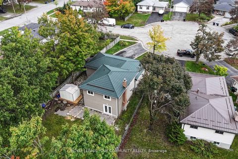 Photo 37 at 2 Charlotte Court, Letitia Heights, Barrie