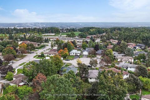 Photo 45 at 2 Charlotte Court, Letitia Heights, Barrie
