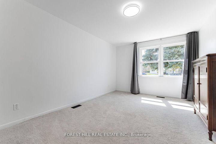 Photo 20 at 10 Courtwood Place, Bayview Village, Toronto