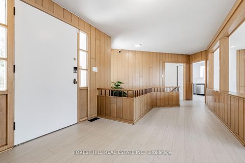 Photo 3 at 10 Courtwood Place, Bayview Village, Toronto