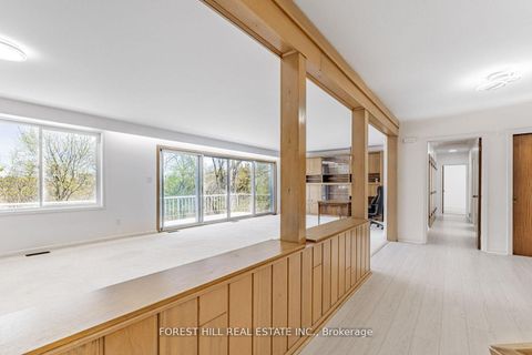 Photo 4 at 10 Courtwood Place, Bayview Village, Toronto