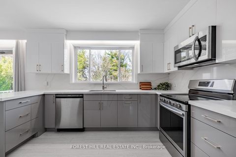 Photo 9 at 10 Courtwood Place, Bayview Village, Toronto