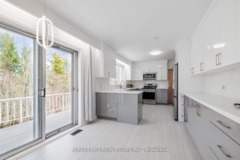 Photo 14 at 10 Courtwood Place, Bayview Village, Toronto