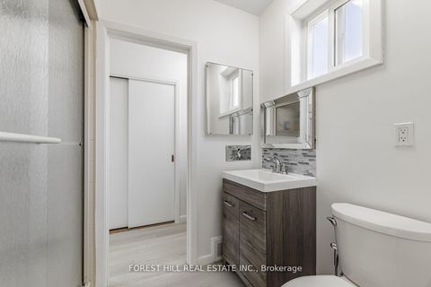Photo 18 at 10 Courtwood Place, Bayview Village, Toronto