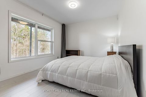 Photo 31 at 10 Courtwood Place, Bayview Village, Toronto