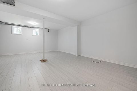 Photo 32 at 10 Courtwood Place, Bayview Village, Toronto