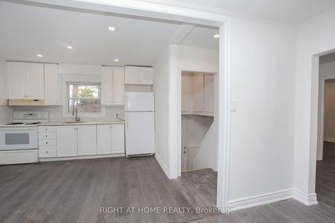 Photo 3 at 387 Edgehill Drive, Edgehill Drive, Barrie