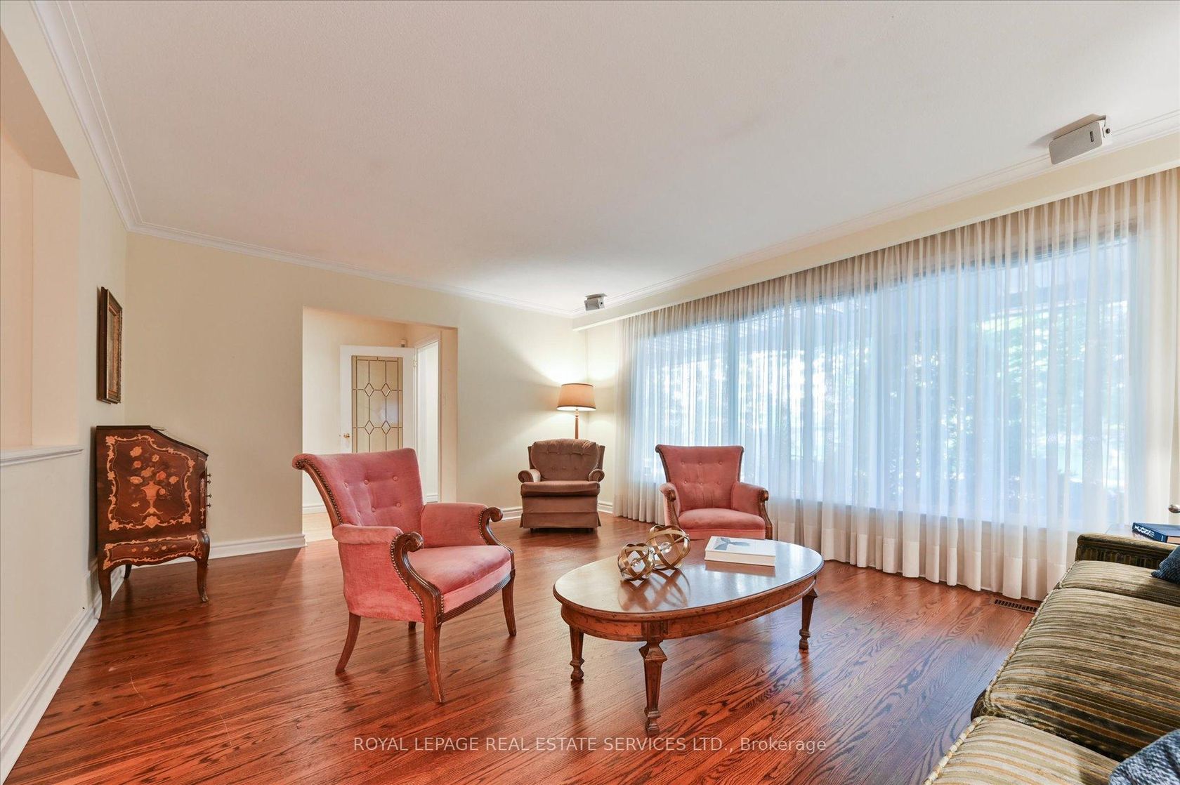 Photo 6 at 20 Widdicombe Hill, Richview, Toronto Photo 6 at 20 Widdicombe Hill, Richview, Toronto