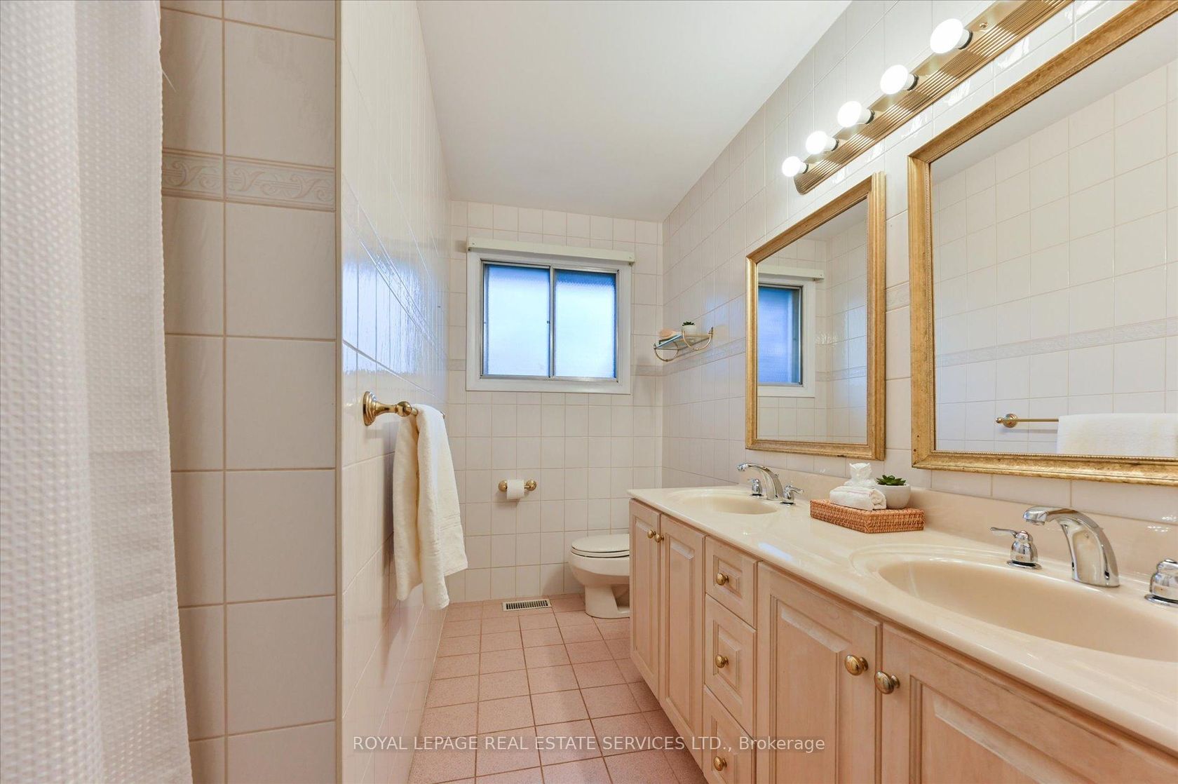 Photo 21 at 20 Widdicombe Hill, Richview, Toronto Photo 21 at 20 Widdicombe Hill, Richview, Toronto
