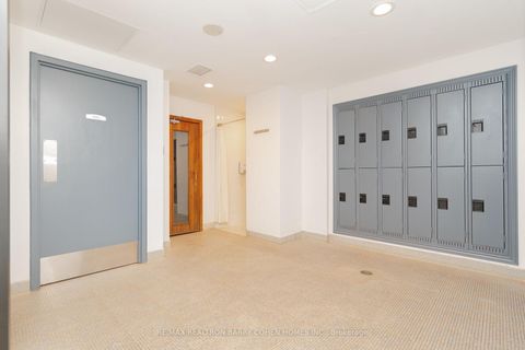 Photo 16 at 815 - 28 William Carson Crescent, Windfields, Toronto