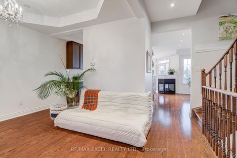 Photo 7 at 45 Cedarcrest Crescent, Westbrook, Richmond Hill