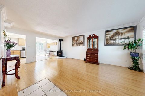 Photo 4 at 3 - 1517 Elm Road, CP College Park, Oakville