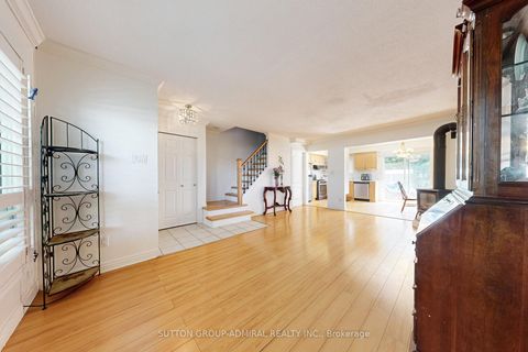 Photo 5 at 3 - 1517 Elm Road, CP College Park, Oakville