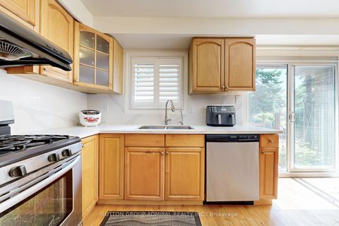 Photo 9 at 3 - 1517 Elm Road, CP College Park, Oakville