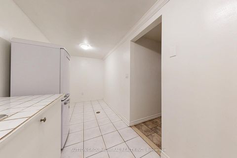 Photo 32 at 3 - 1517 Elm Road, CP College Park, Oakville