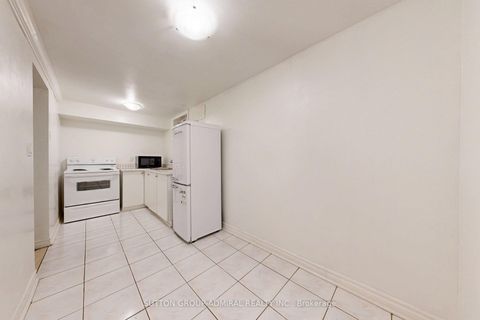 Photo 33 at 3 - 1517 Elm Road, CP College Park, Oakville