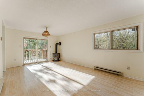 Photo 2 at 7 - 21 Evergreen Court, Ardagh, Barrie Photo 2 at 7 - 21 Evergreen Court, Ardagh, Barrie