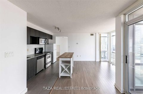 Photo 2 at 3503 - 15 Fort York Boulevard N, Waterfront Communities C1, Toronto